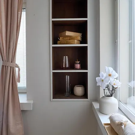 Center Apt, Private Sauna, Sleeps 6 Apartment Helsinki